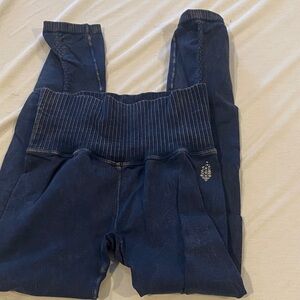 Free people movement Good Karma 7/8 leggings